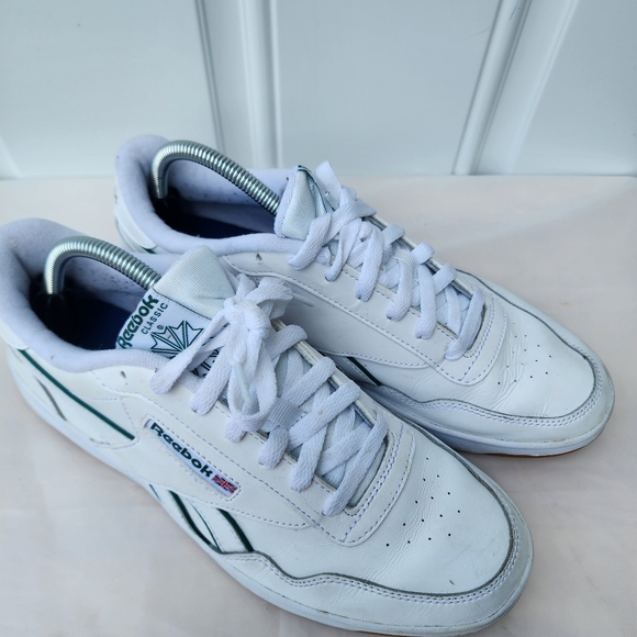 Reebok Men's Club Memt Sneaker Size 9.5 White Gum Sole - Picture 2 of 11